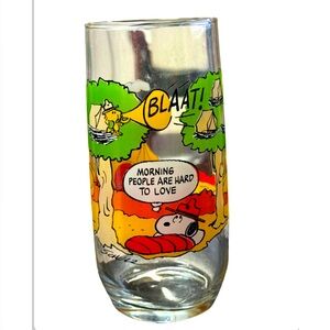 SNOOPY & WOODSTOCK CAMPING (VINTAGE HAPPY MEAL GLASS, MCDONALDS)